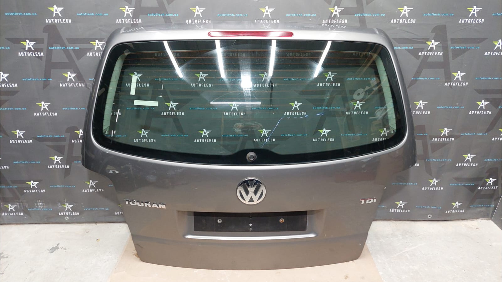 Крышка багажника/ ляда 1T0827025L, 1T0845051D Volkswagen Touran тоуран бу Крышка багажника/ ляда 1T0827025L, 1T0845051D Volkswagen Touran тоуран бу